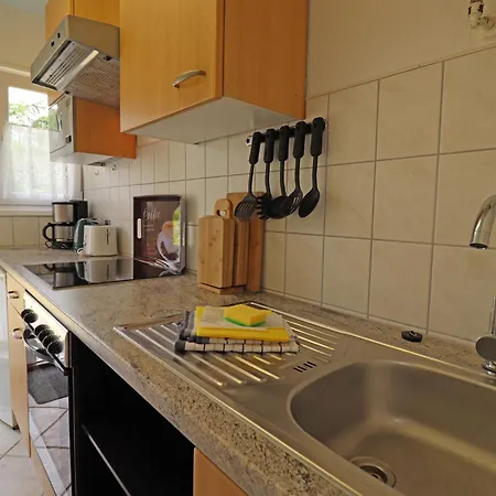 Attraktive Raeuberkuhle In