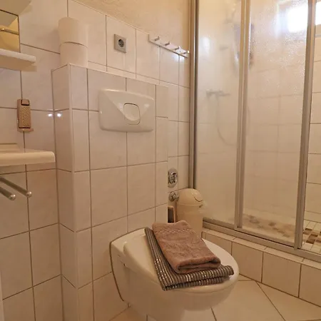 Attraktive Raeuberkuhle In *