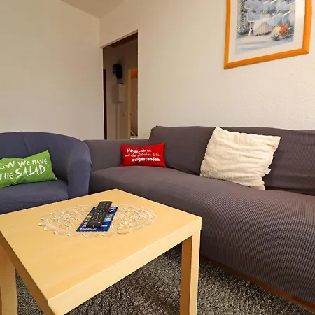 Attraktive Raeuberkuhle In * 科瑟罗