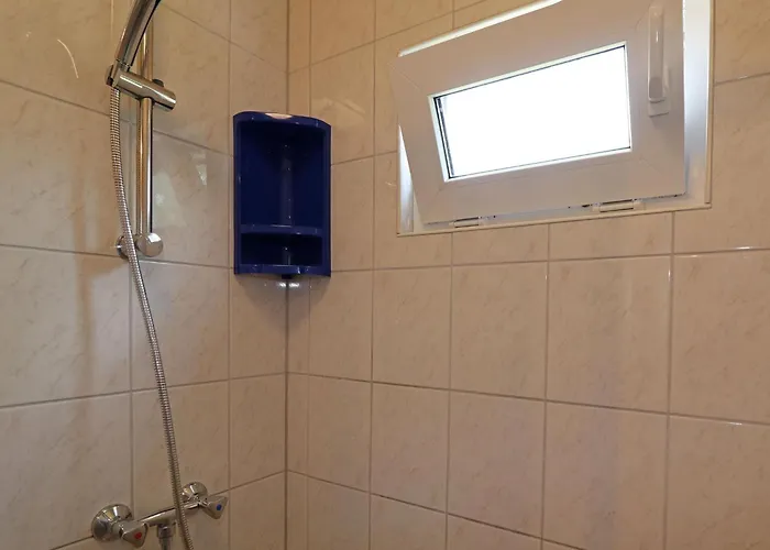 Дом отдыха Attraktive Raeuberkuhle In Козеров