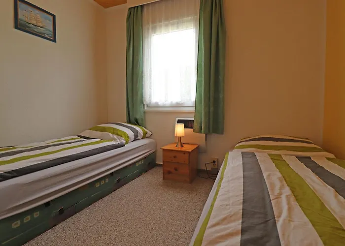 Attraktive Raeuberkuhle In Козеров