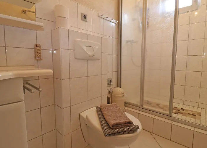 Attraktive Raeuberkuhle In *