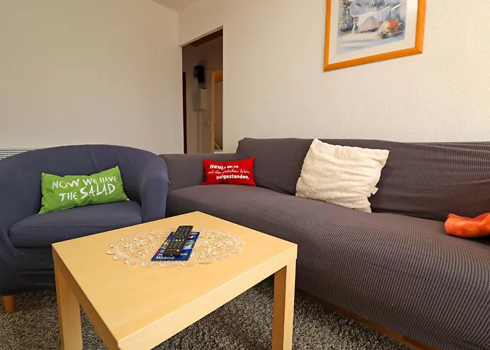 Attraktive Raeuberkuhle In * Козеров